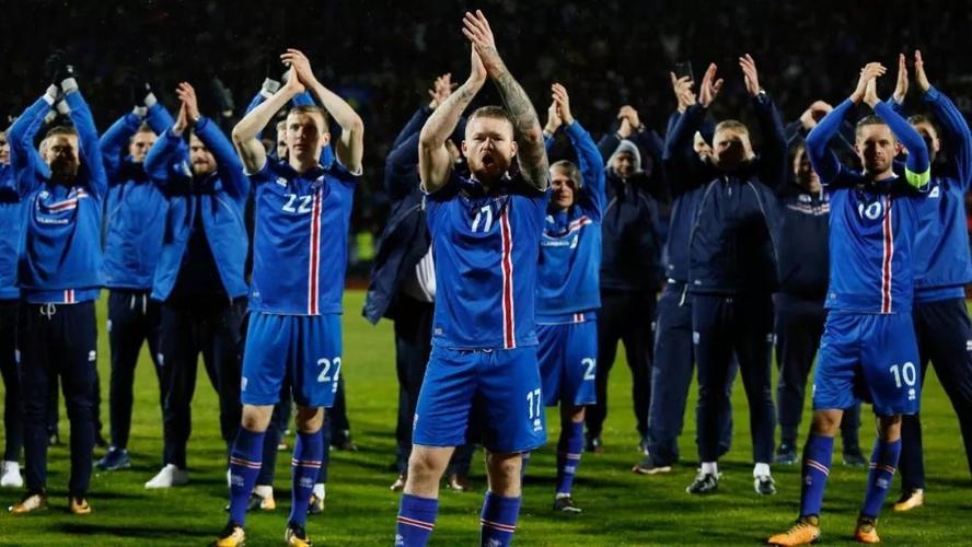 冰岛超级足球直播的相关图片