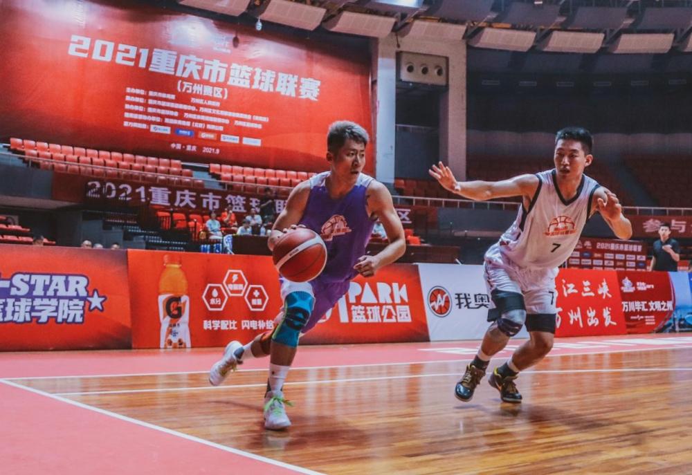 重庆体育馆篮球比赛直播的相关图片